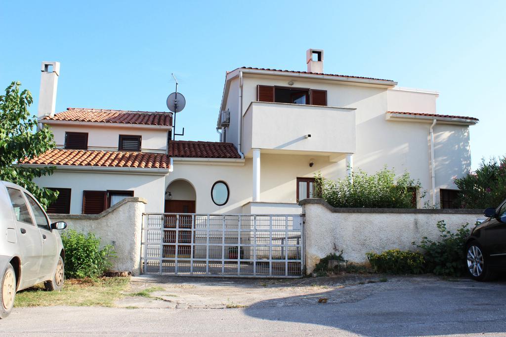 Apartments Cavae Romanae 梅杜林 外观 照片